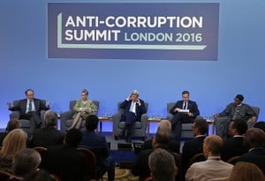 President Muhammadu Buhari (right) listens to the president of the World Bank, Jim Yong Kim, during an Anti-Corruption Summit in London in May 2016. Photo: AFP/Frank Augstein