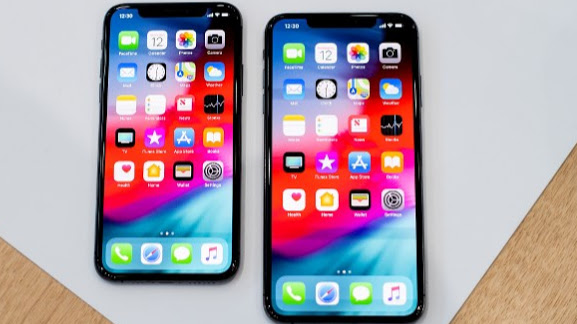 An Apple iPhone XS (left) and iPhone Xs Max during a launch event in September 2018, in California, USA. Photo: AFP