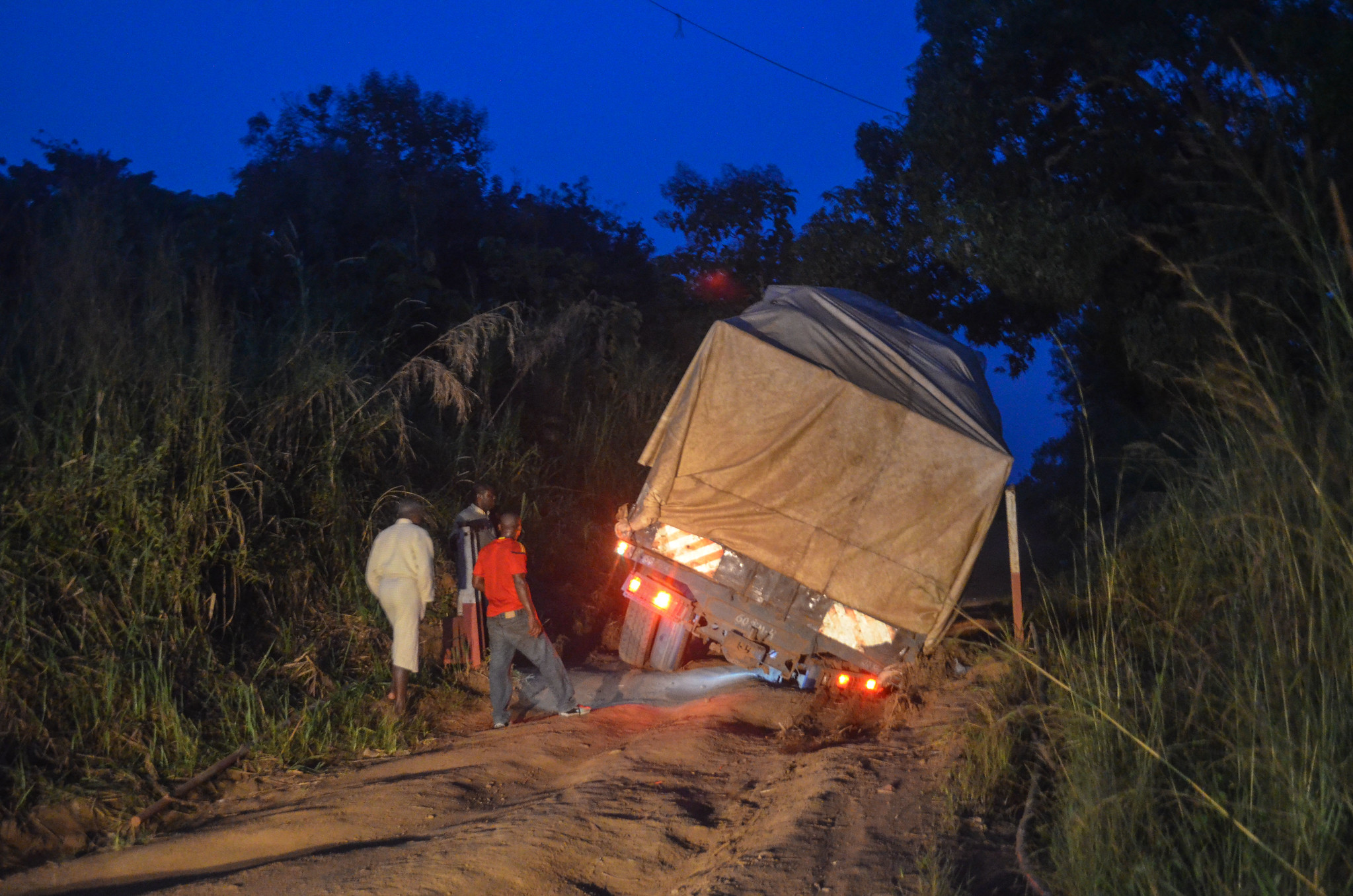 Photo pour fact-check Cameroun-accidents-routes 4. Flickr  jbdodane 2 dec 2013 Cameroun