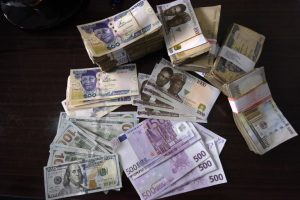 Le NigEria a levé 3 milliards de dollars dans le cadre d'une vente d'obligations internationales. Photo APF.