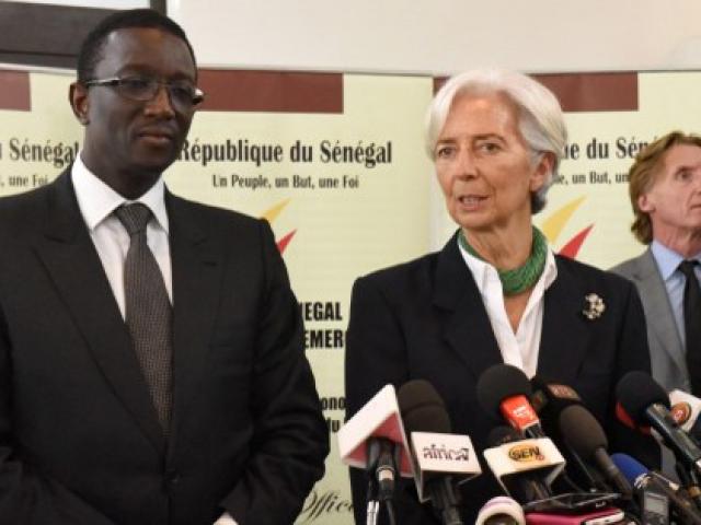 La directrice générale du FMI, Christine Lagarde, en compagnie du ministre sénégalais de l'Economie, des Finances et du Plan, Amadou Ba, lors d'une visite à Dakar en 2015. Photo AFP