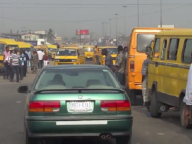 Lagos, capitale économique du Nigeria, concentre une bonne partie des activités économiques du pays. Capture d'écran Youtube.