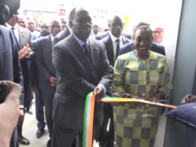 Le président Alassane Ouattara lors de l'inauguration du nouveau Centre hospitalier universitaire d'Abidian en décembre 2017. Capture d'écran APA/Youtube.