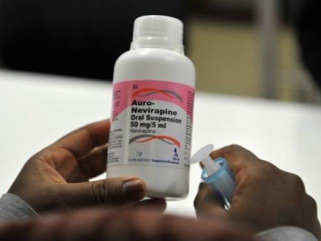 Une image d’archives de médicaments destinés à réduire la charge virale en VIH dans le corps d'une femme enceinte. Photo : AFP.