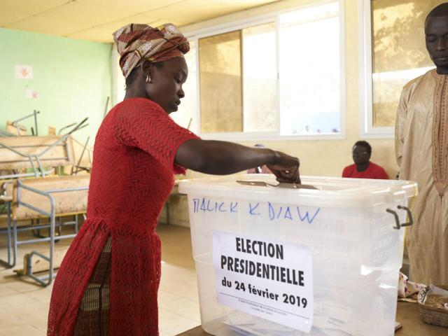 L'affluence a été forte dans les bureaux de vote au Sénégal, 24 février 2019, comme ici à Thiès. Michele Cattani, AFP