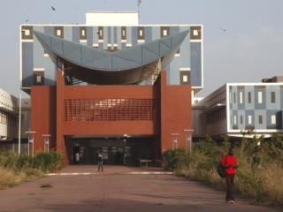 La bibliothèque de l'université Cheikh Anta Diop (UCAD) de Dakar. Photo AFP.